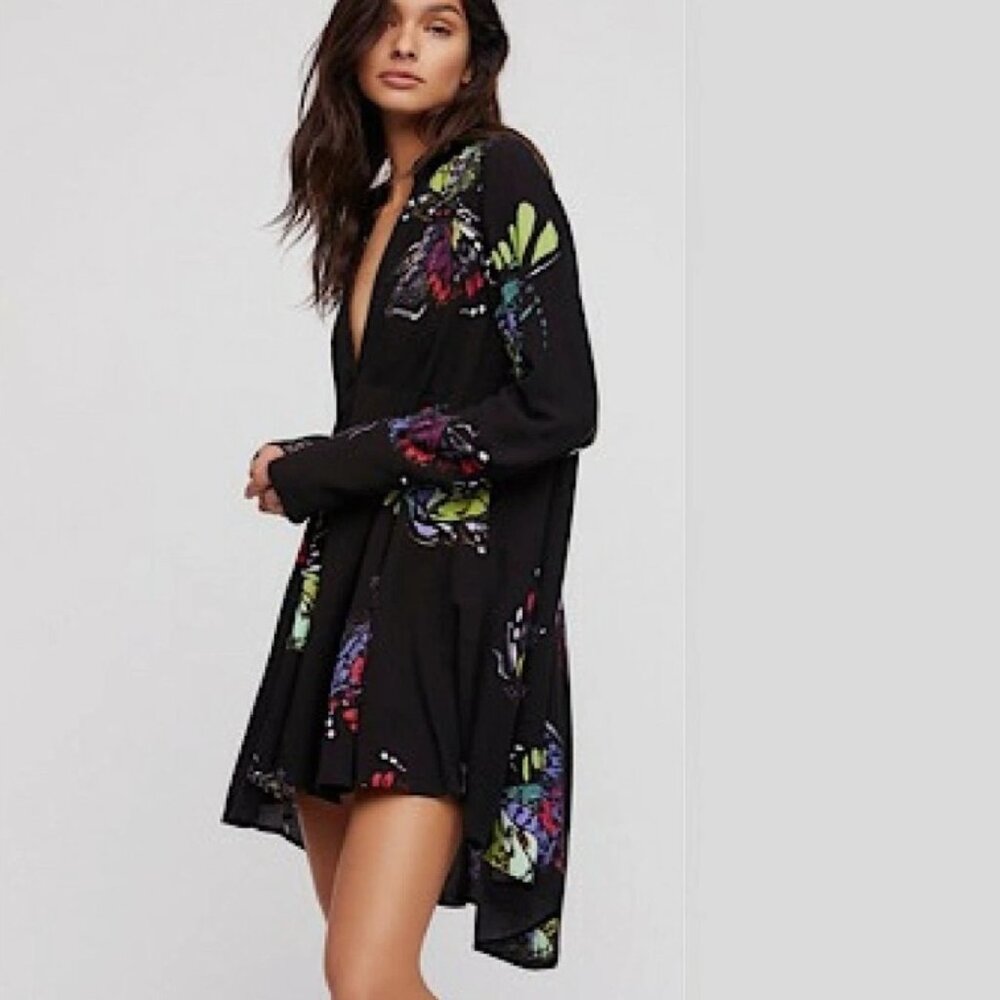 🎉NWOT🎉Free  People Field of Butterflies Black Tunic Top